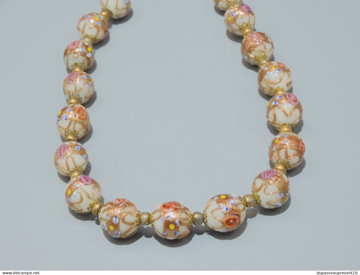 -JOLI COLLIER VINTAGE PERLES OPALINE Dorées émaillées MURANO?  Bijou Ancien   E - Colliers/Chaînes