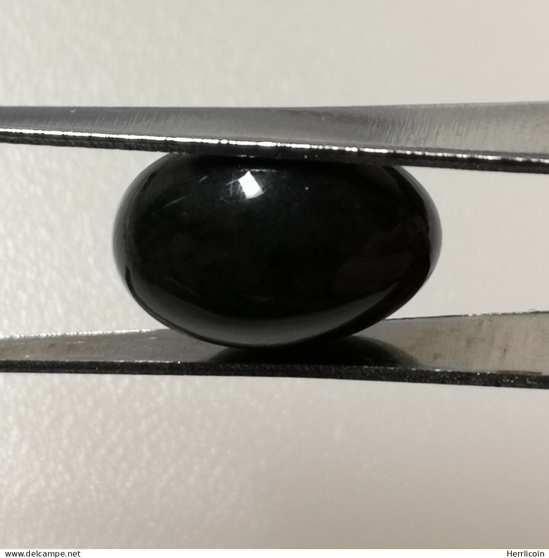 Opale Noire Traitée D'Ethiopie - Cabochon 0.67 Carat - 7.0 X 5.0 X 3.5 Mm - Opal