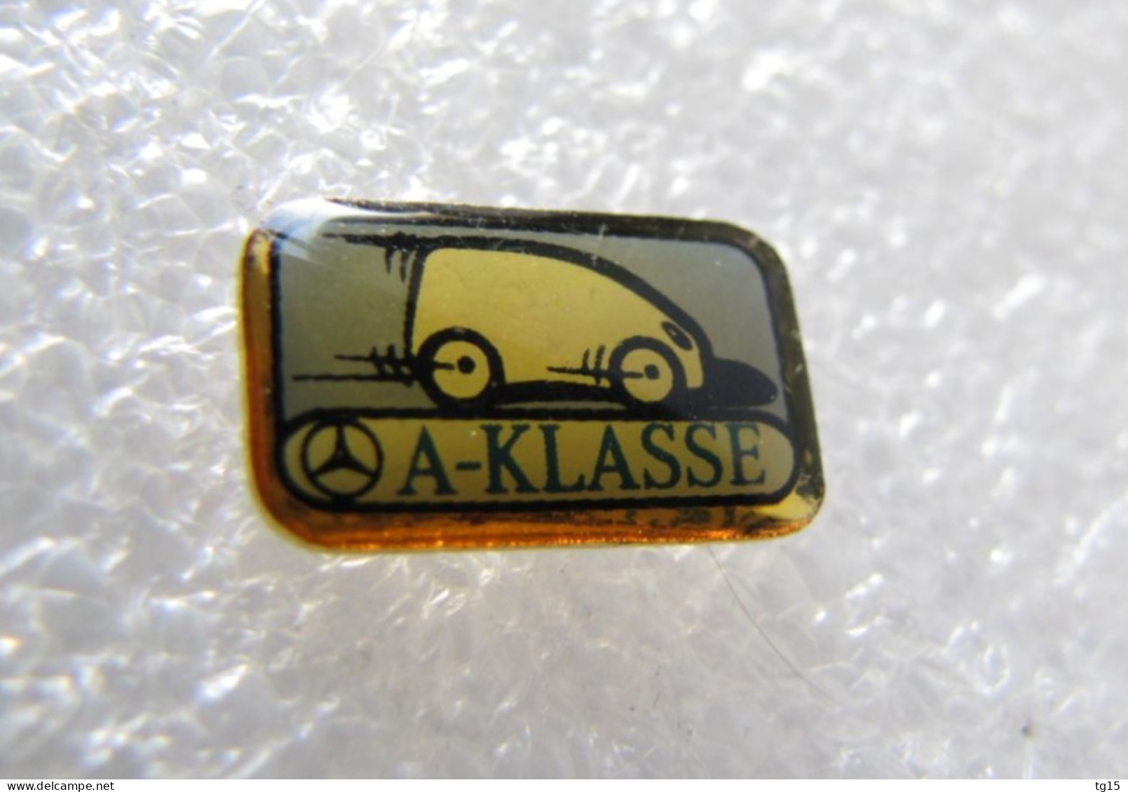 PIN'S    MERCEDES-BENZ   CLASSE   A - Mercedes