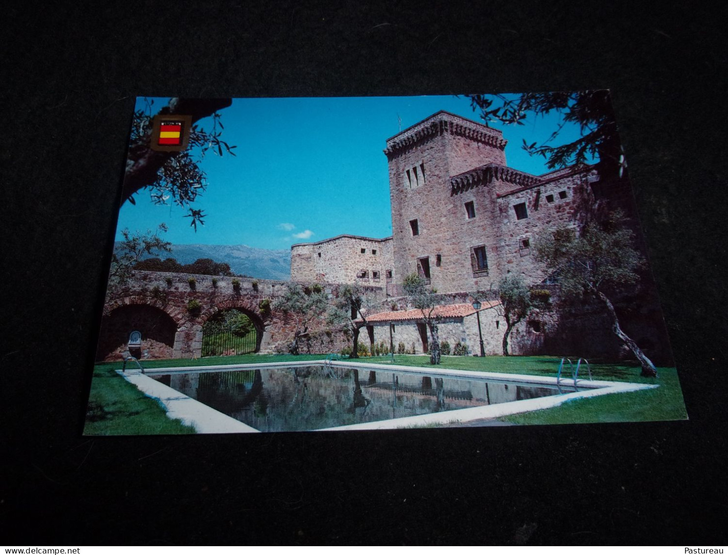 CPSM. Parador Nacional De Carlos V.Jarandilla De La Vera ( Caceres ) Piscina . 2 Scans . - Cáceres