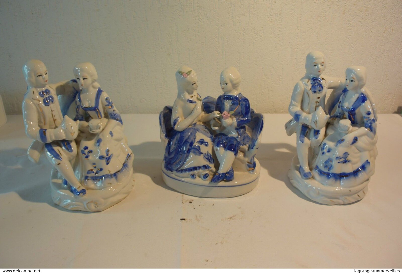 C42 Ensemble De 3 Magnifiques Groupes De Sujets Romantiques Porcelaine - Personnages