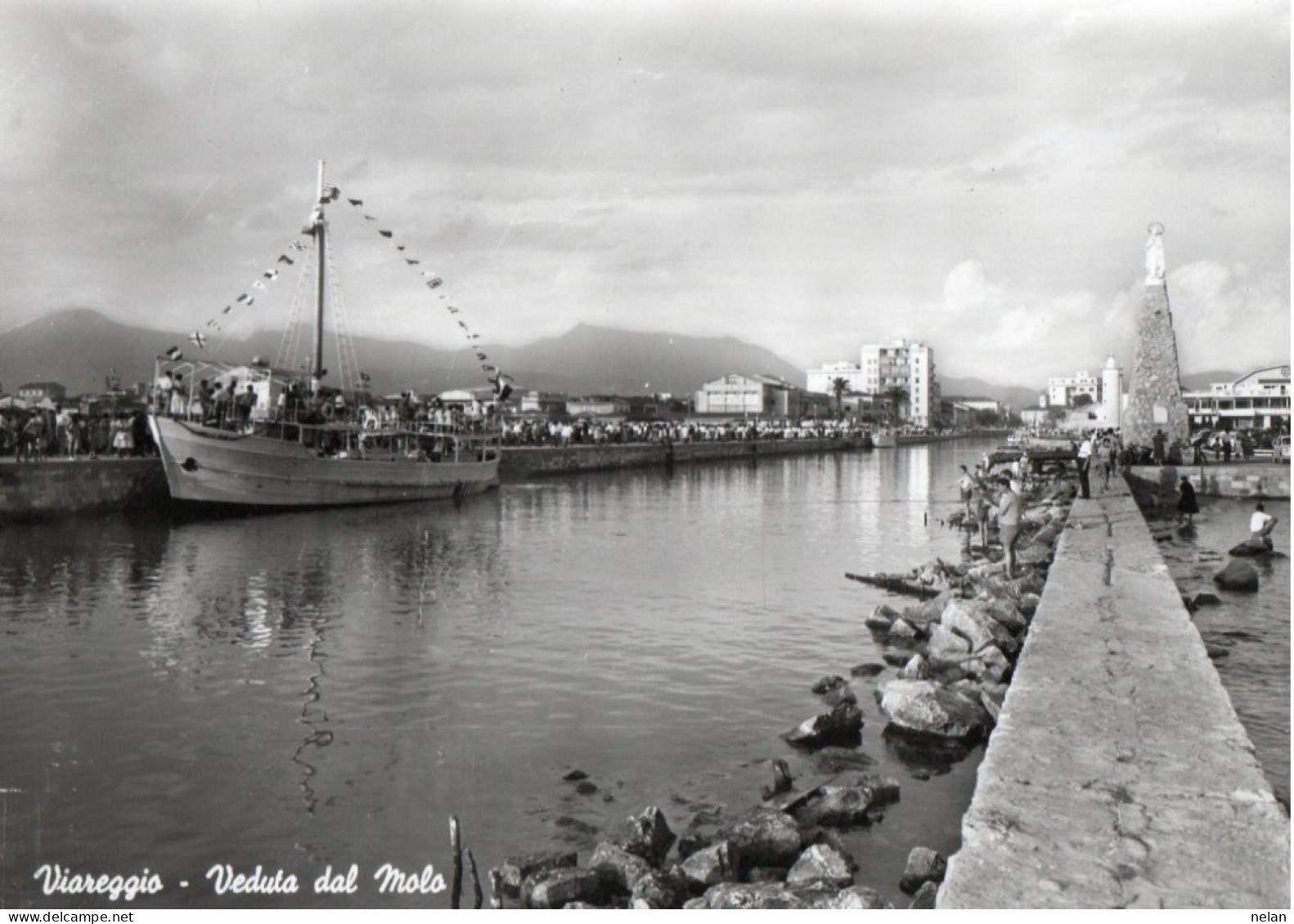 VIAREGGIO - VEDUTA DAL  MOLO - F.G. - Viareggio