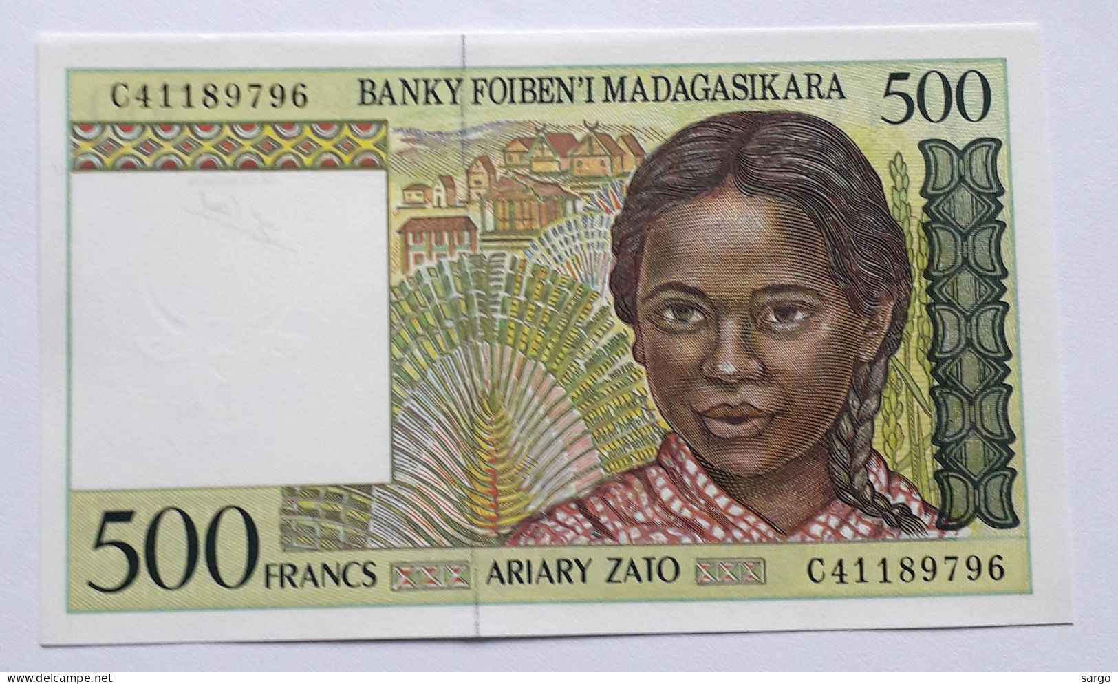 MADAGASCAR - 500 FRANCS - P  75 (1994-2004)- UNC - BANKNOTES - PAPER MONEY - CARTAMONETA - - Madagaskar