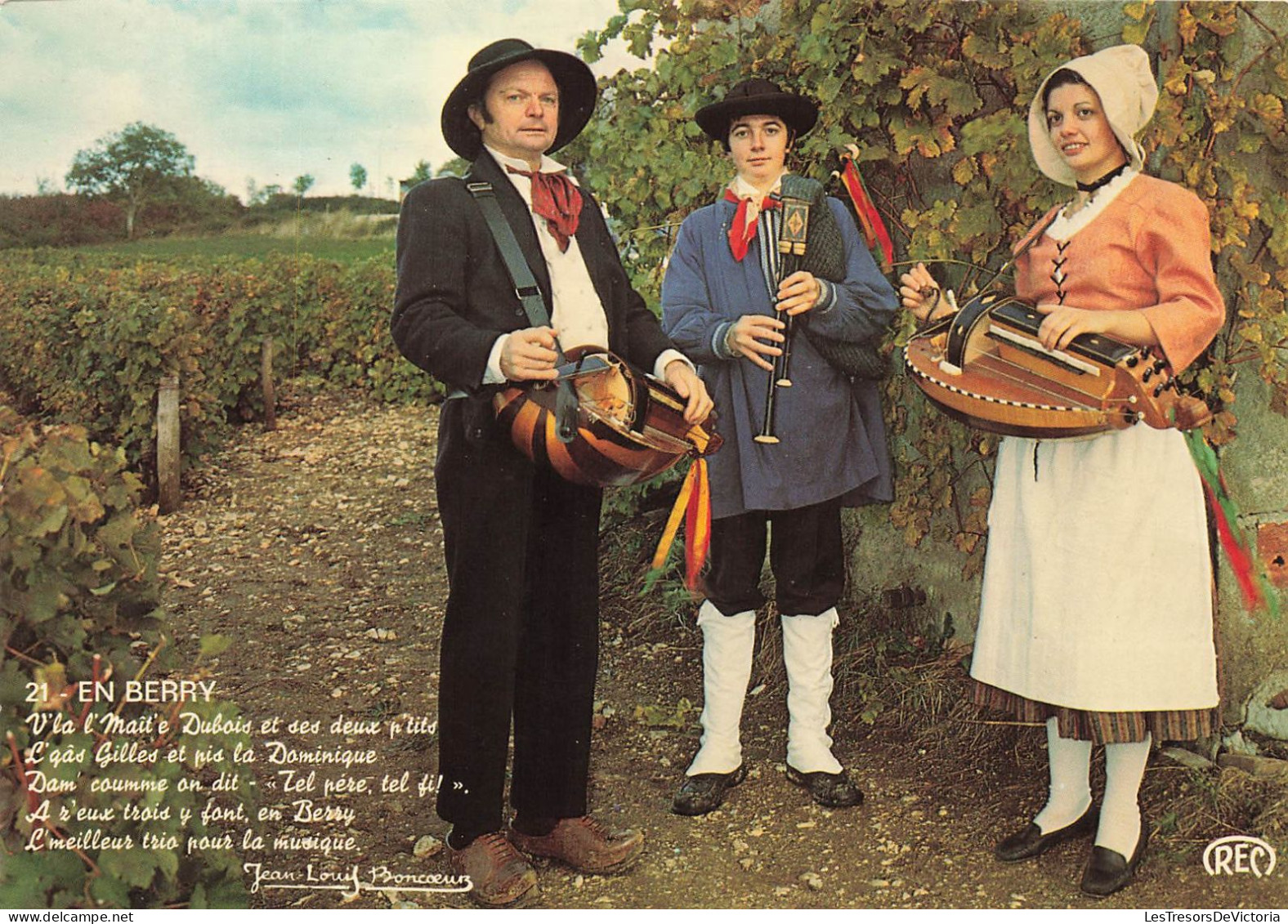 FRANCE - En Berry - Siège Social - Chavignol (cher) - 18300 Sancerre - Carte Postale - Bourges