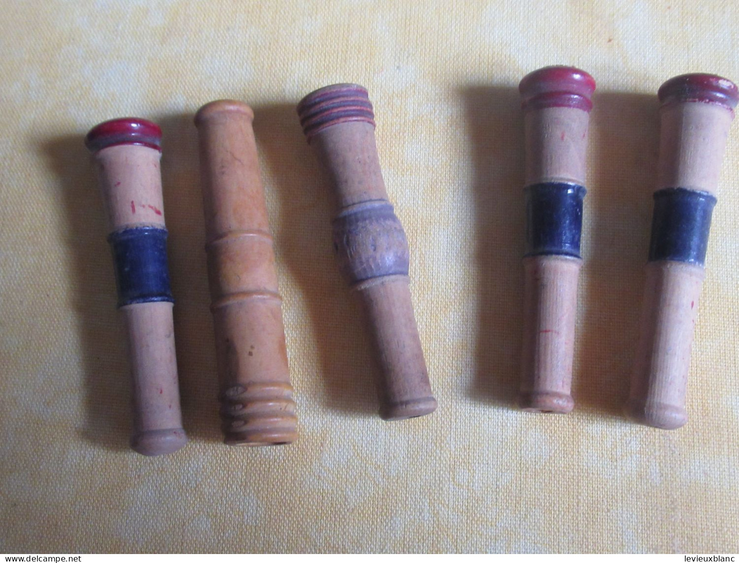 Jouet  Ancien /5 Petits Fluteaux En Bois Tournés Et Peints / /  Début XXème         JE277 - Oud Speelgoed