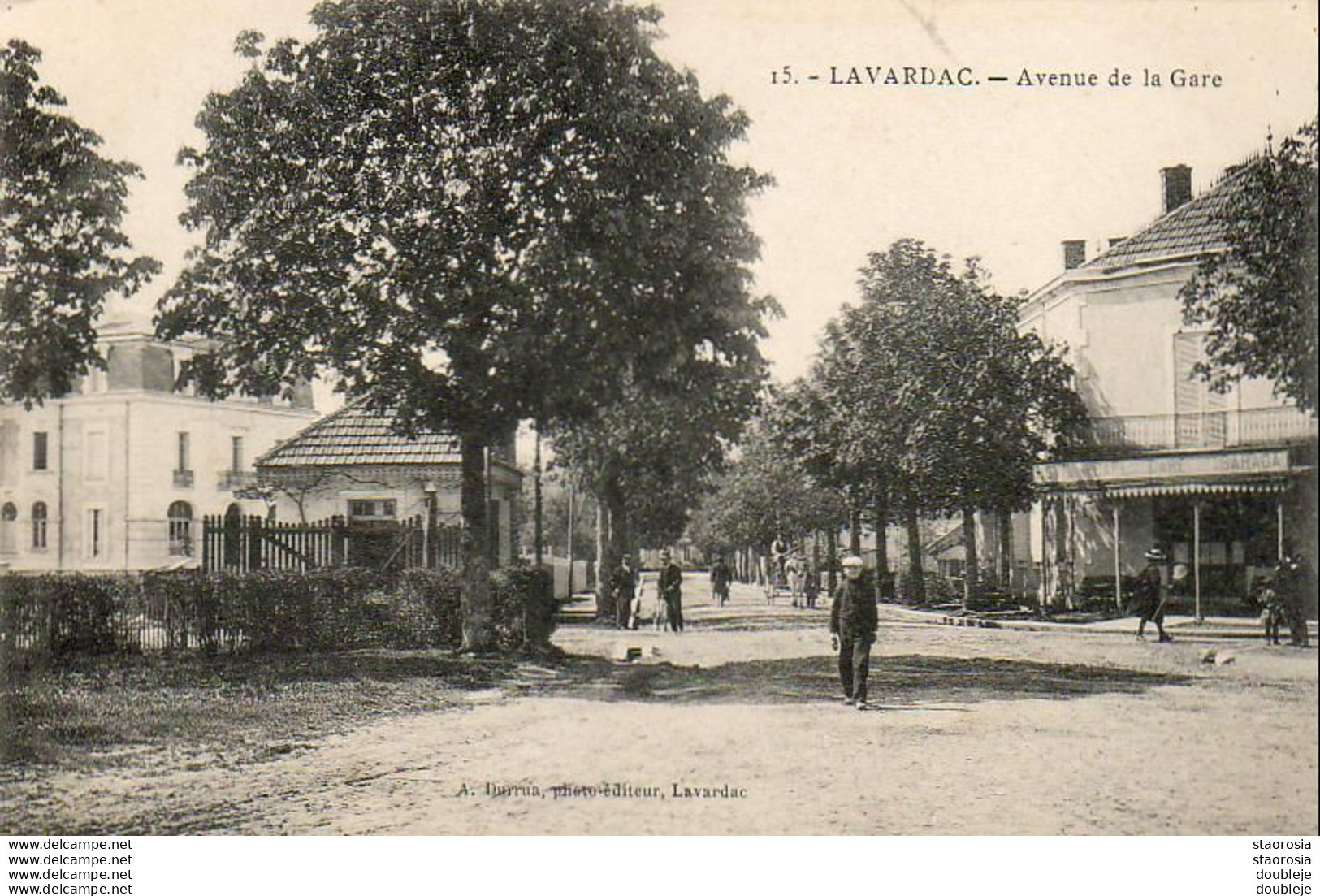 D47  LAVARDAC  Avenue De La Gare  .......... Avec Le Café De La Gare Barada - Lavardac