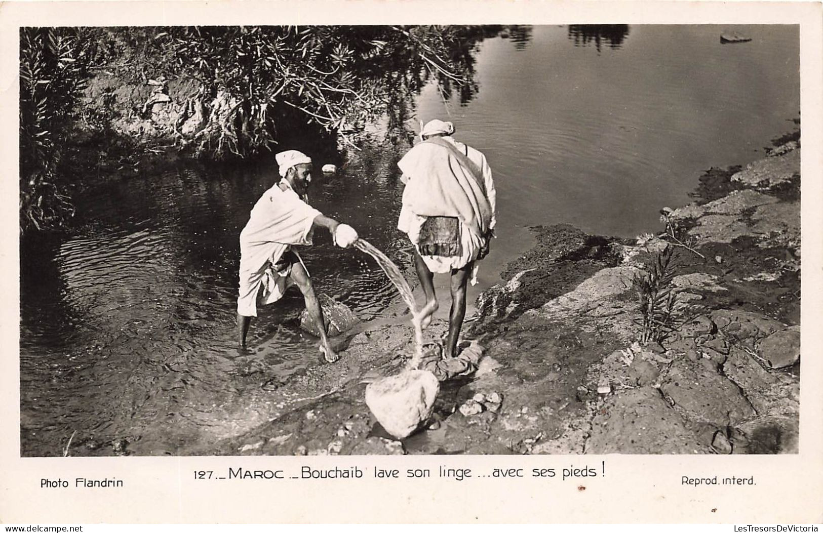 MAROC - Maroc - Bouchaib Lave Son Linge... Avec Ses Pieds ! - Carte Postale Ancienne - Autres & Non Classés