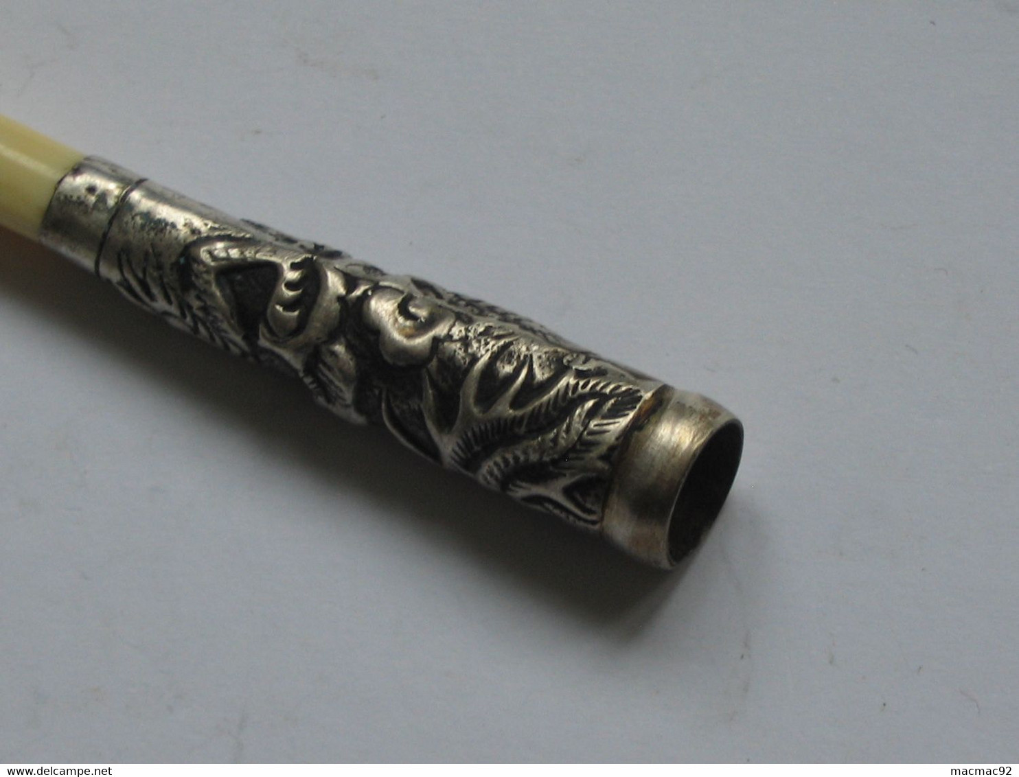 Ancien Fume-cigarettes En Argent Et  Ivoire ?   **** EN ACHAT IMMEDIAT **** - Cigarette Holders