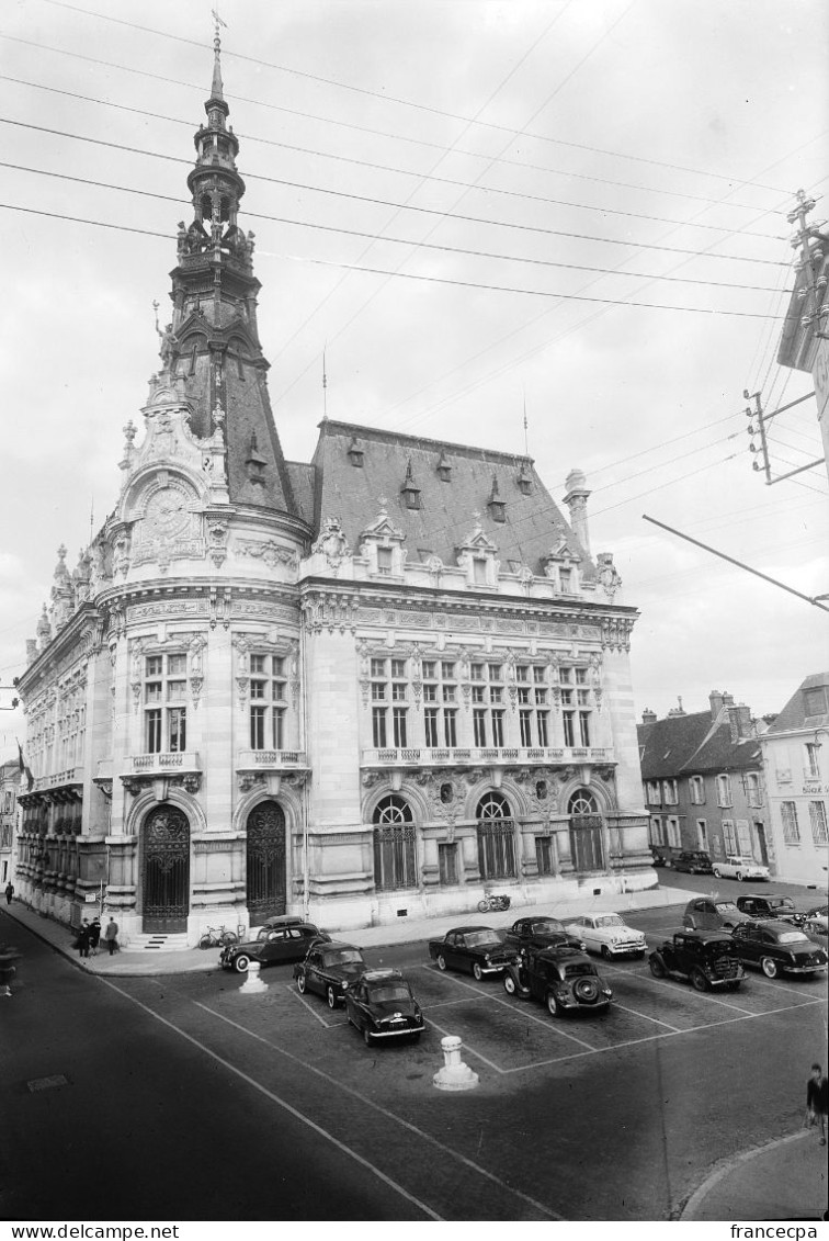 33 - YONNE - SENS - Hôtel De Ville - Europe