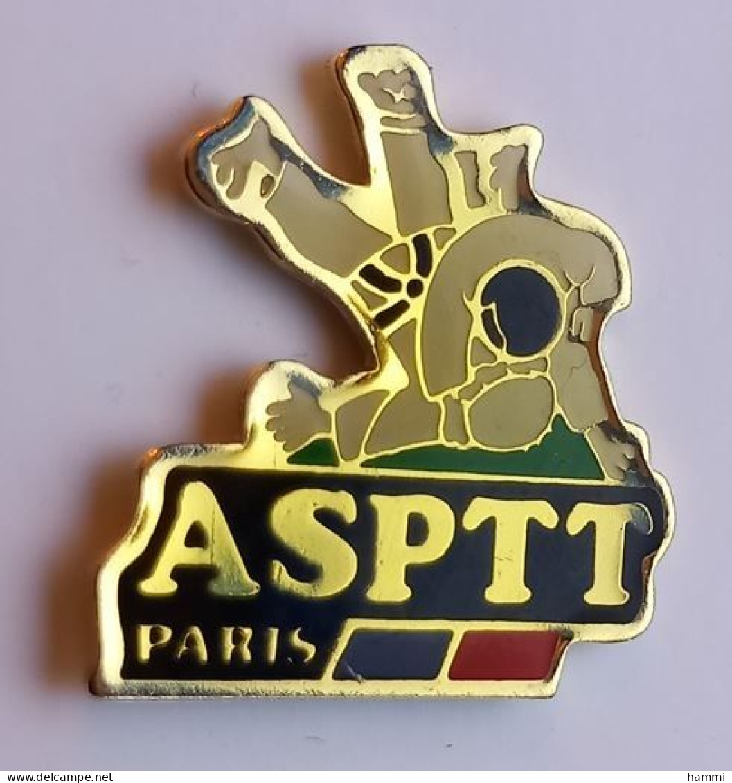 SP267 Pin's Judo Club ASPTT Paris La Poste PTT Achat Immédiat - Judo