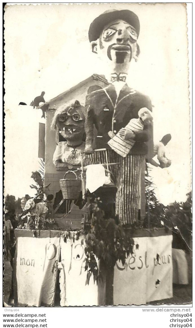 9ch²   CARTE PHOTO D'UN CHAR CARNAVAL DE ? - Karneval - Fasching