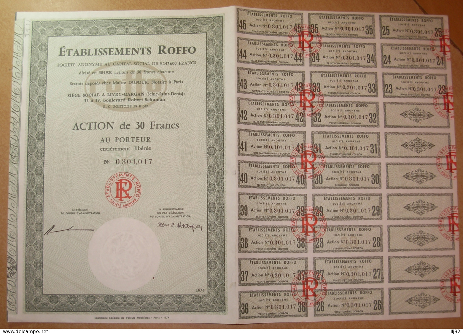 Action. Etablissements ROFFO - Action De 30 Francs Au Porteur 1974 Avec Tous Ses Coupons - P - R