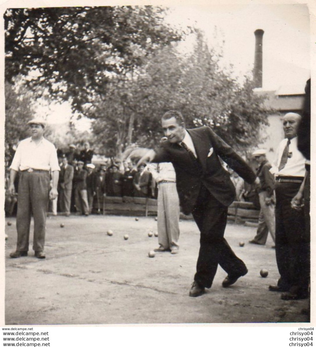 711Ai   Photo Jeu Provençal Boules Pétanque Jour De Concours Lancer Du Bouchon Par Un Dignitaire - Boule/Pétanque