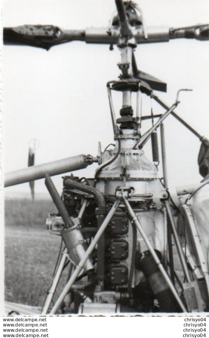 83Gt  Photo Originale N°4 Hélicoptère Hiller 360 F-BEEG Chauss. Stemm Coupe Internationale De Paris En 1952 - Hélicoptères