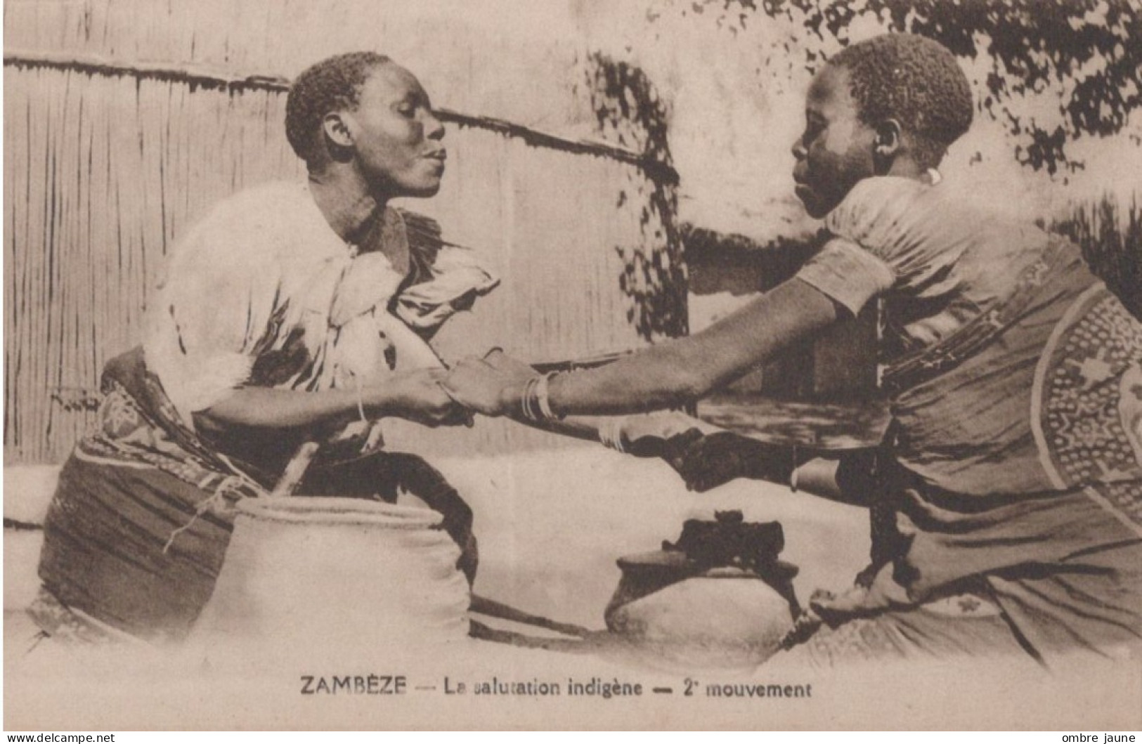 IS - ZAMBIE - ZAMBEZE - LOT DE 2 CARTES - Salutation Indigène Et Barque Sur Le Zambeze - Zambia