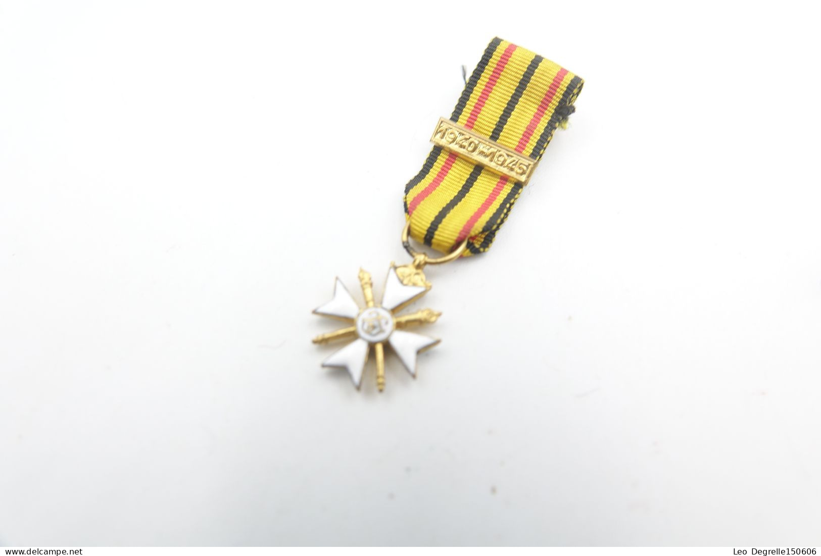Militaria - MEDAL : BBurgerlijke Decoratie 1914-1918 Kruis 1ste Klasse 1940-45 - Gold Plated - Miniature - Belgium - Autres & Non Classés