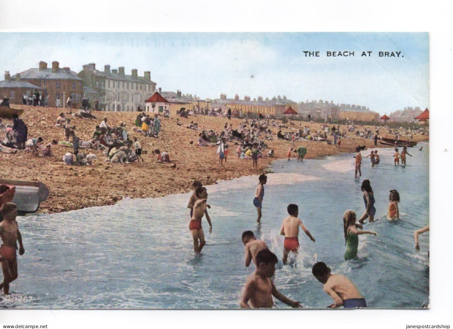 COLOURED POSTCARD -THE BEACH AT BRAY - COUNTY WICKLOW - IRELAND - Wicklow