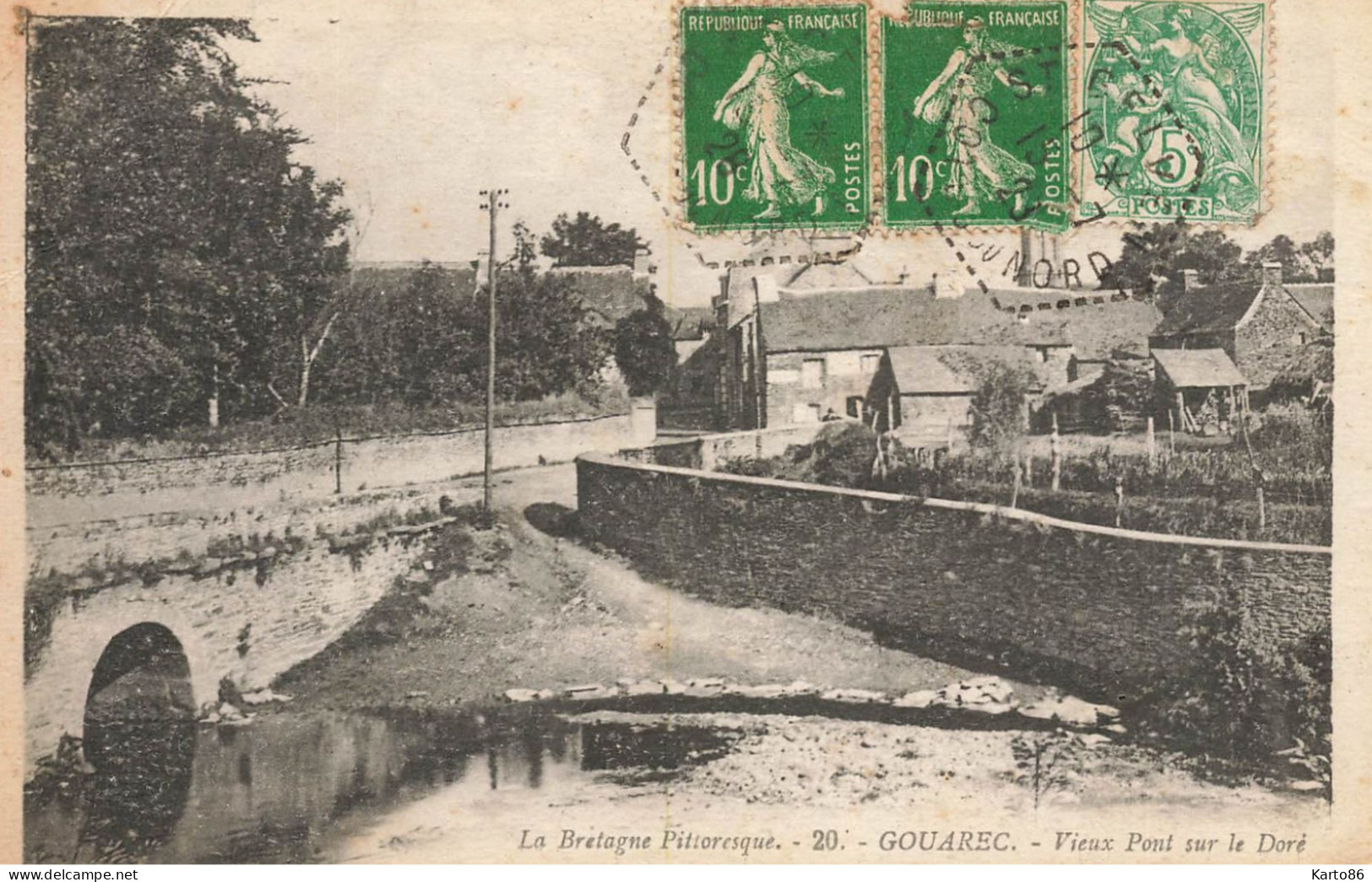 Gouarec * Un Coin Du Village Et Le Vieux Pont Sur Le Doré - Gouarec