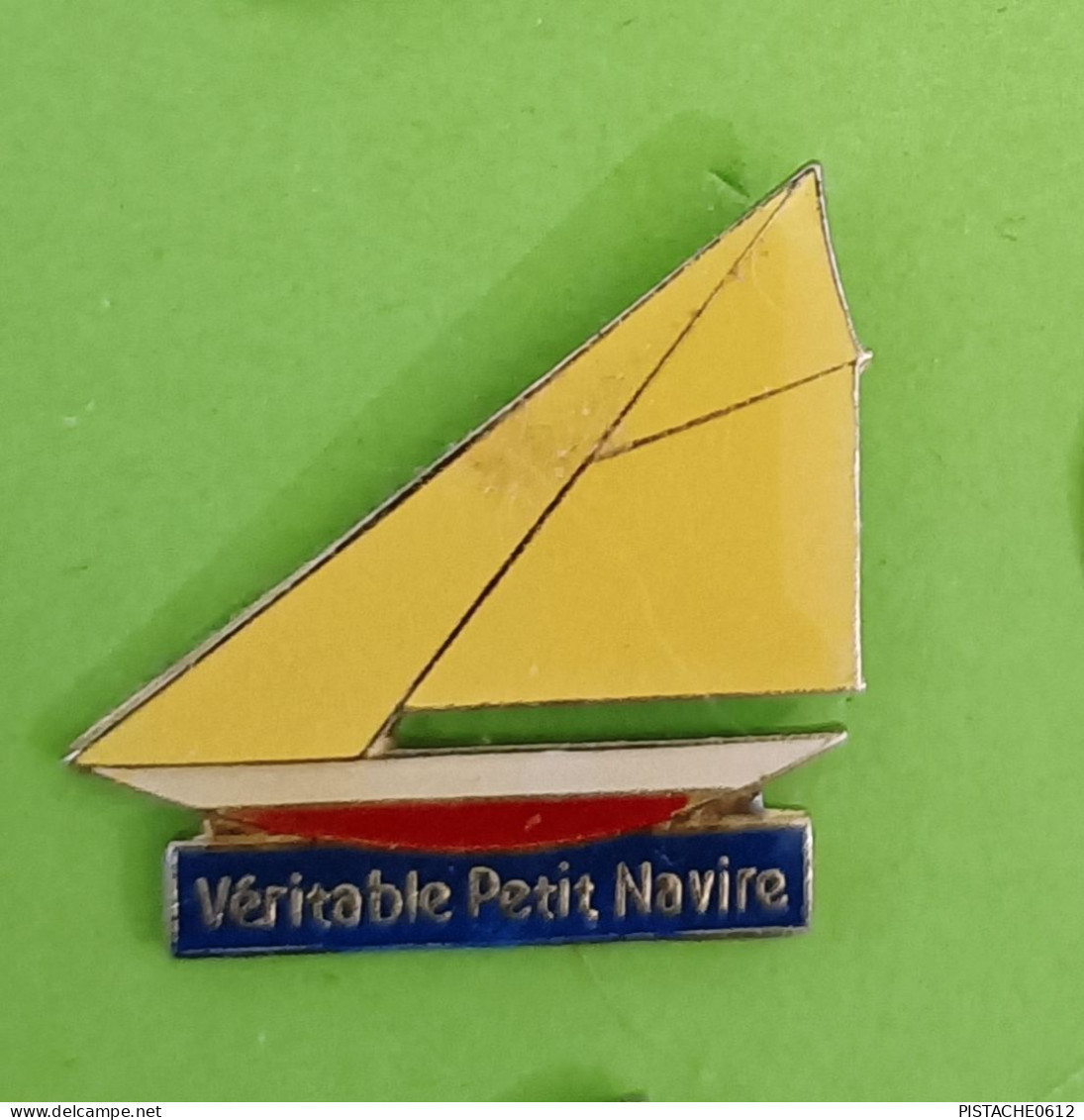 Pin's Bateau Voilier Veritable Petit Navire - Boats