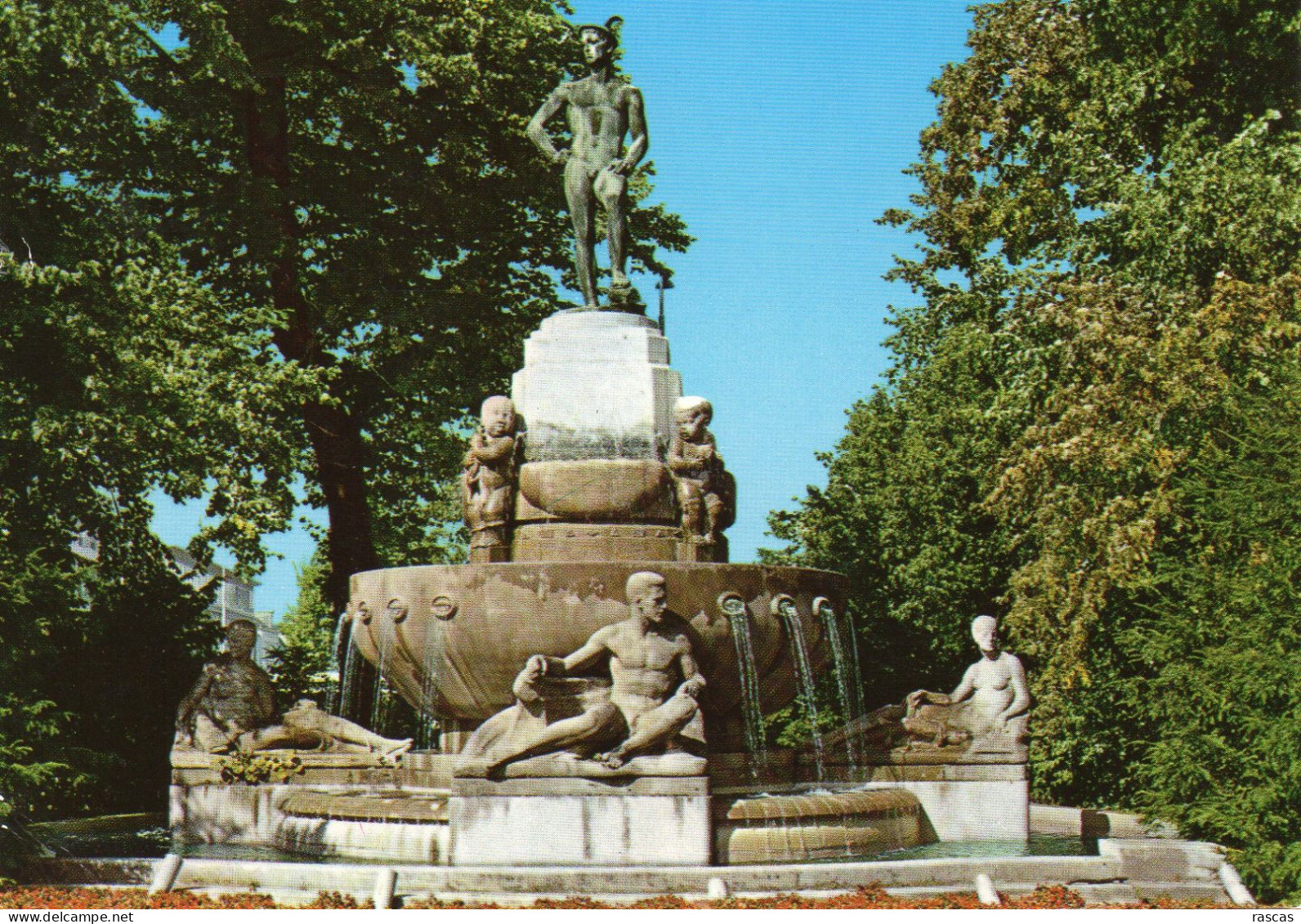 CPM - K - HOLLANDE - PAYS BAS - NEDERLAND - FRISE - FRIESLAND - LEEUWARDEN - MERCURIUS FONTEIN OP HET RUITERSKWARTIER - Leeuwarden