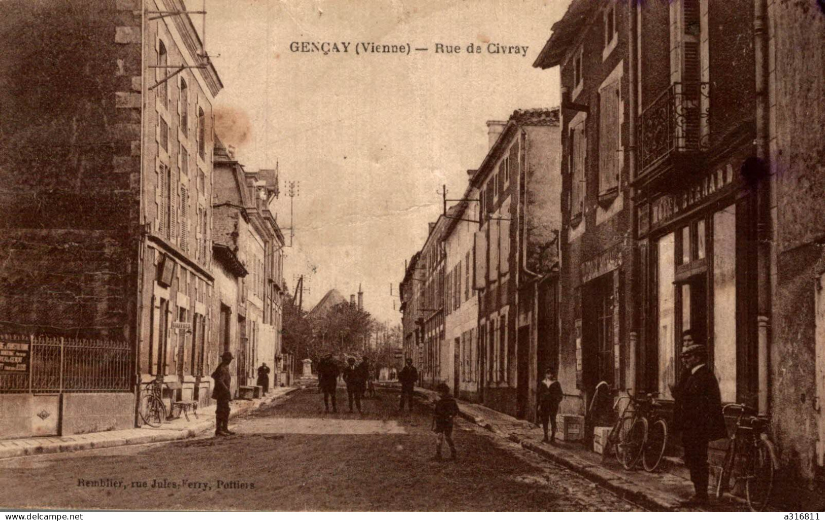 Gencay Rue De Civray - Gencay