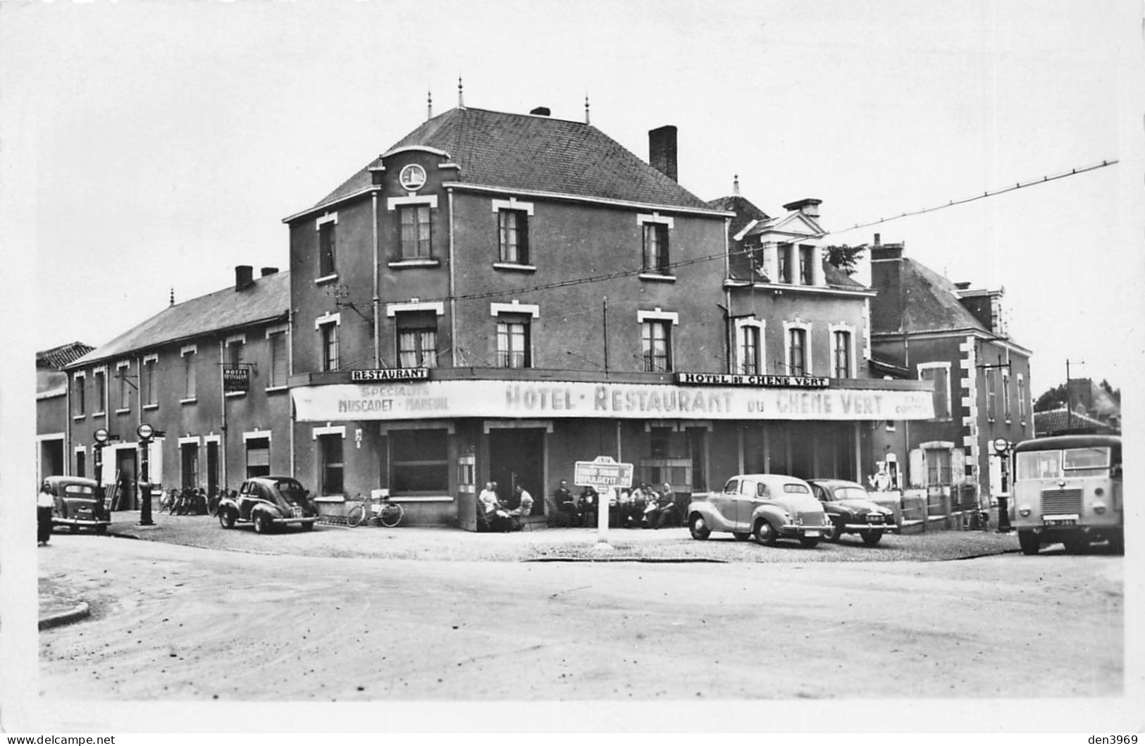 CHANTONNAY (Vendée) - Hôtel-Restaurant Du Chêne Vert - Camion, Automobiles - Timbre Andelys, Voyagé 1955 (2 Scans) - Chantonnay