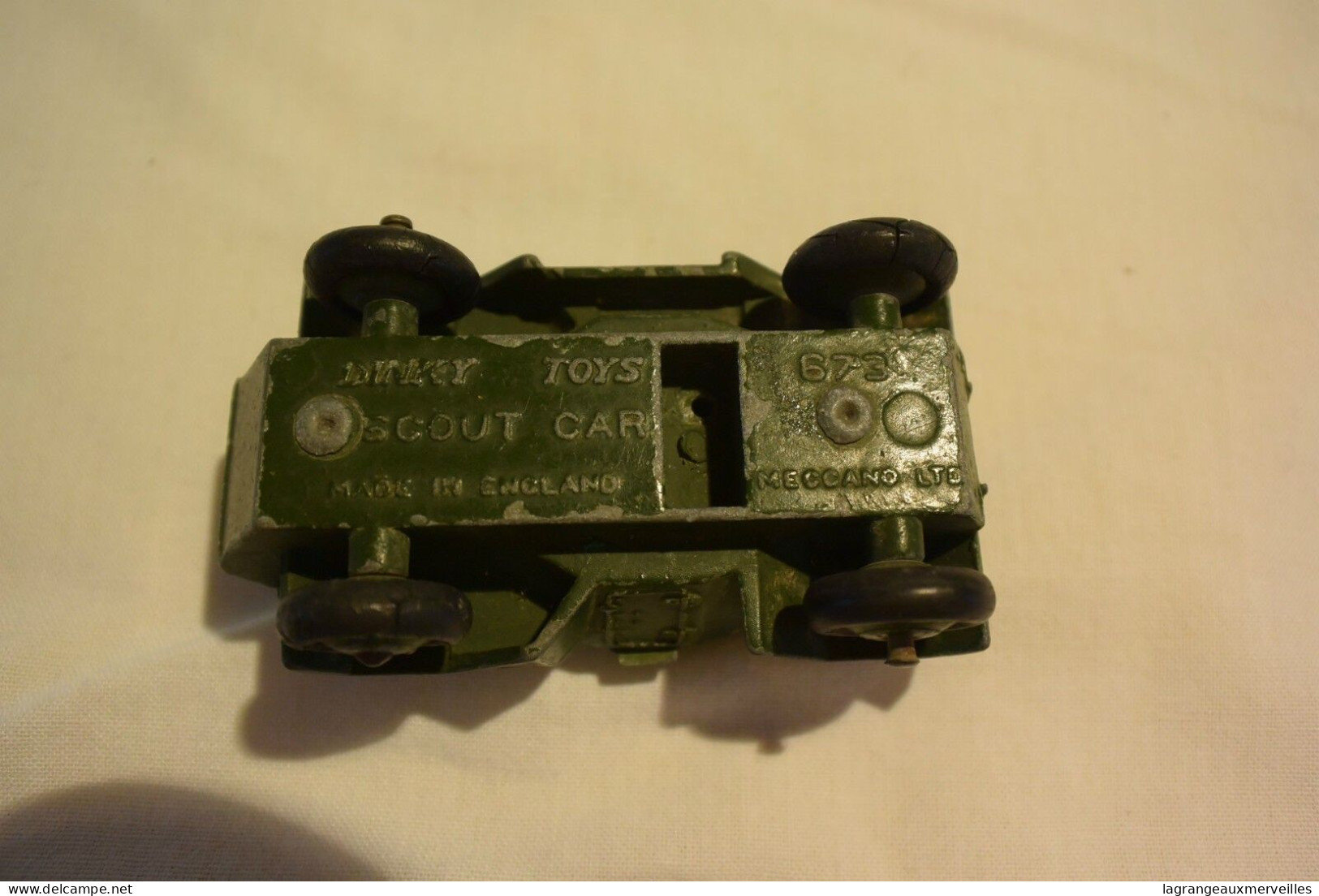 C54 Ancien Dinky Toys Scout Car 673 Made In England En Métal - Militari