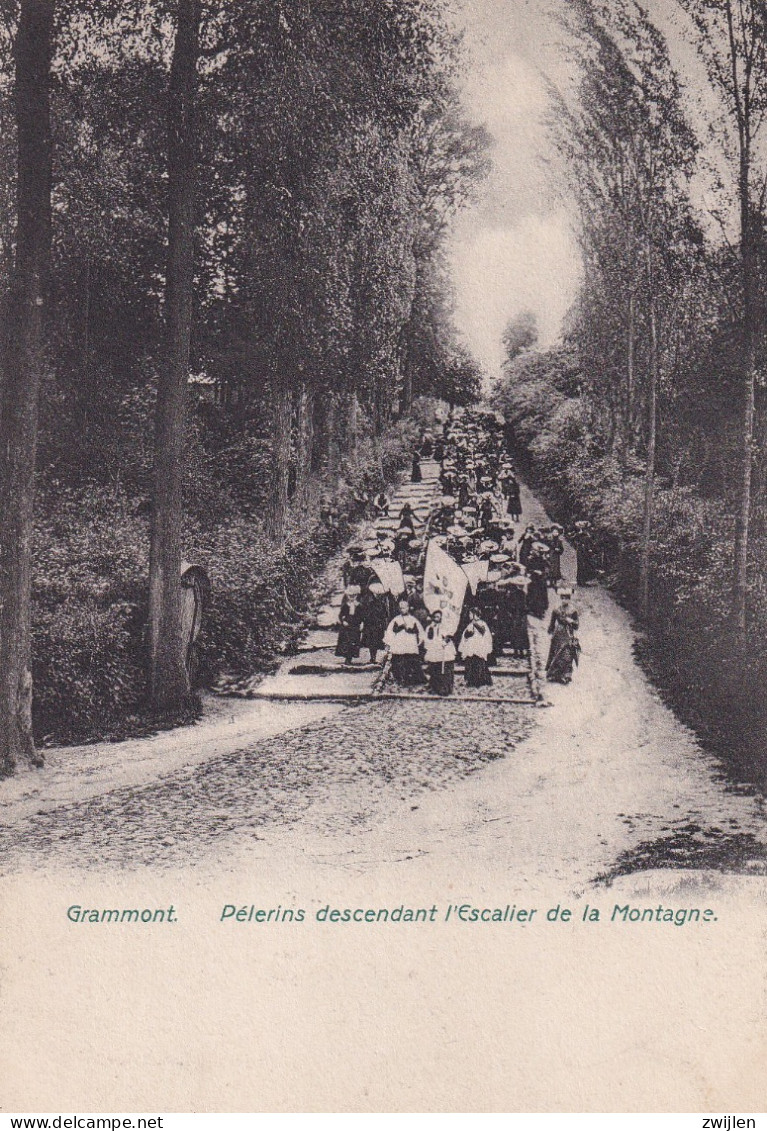 GERAARDSBERGEN GRAMMONT Pélerins Descendant L'Escalier De La Montagne Pelgrims - Geraardsbergen