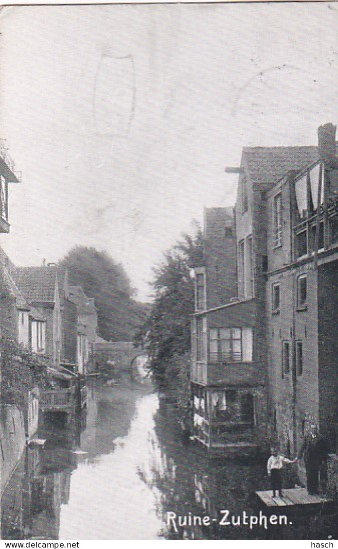 4770141Zutphen, Ruine. – 1919. (zie Hoeken En Randen) - Zutphen