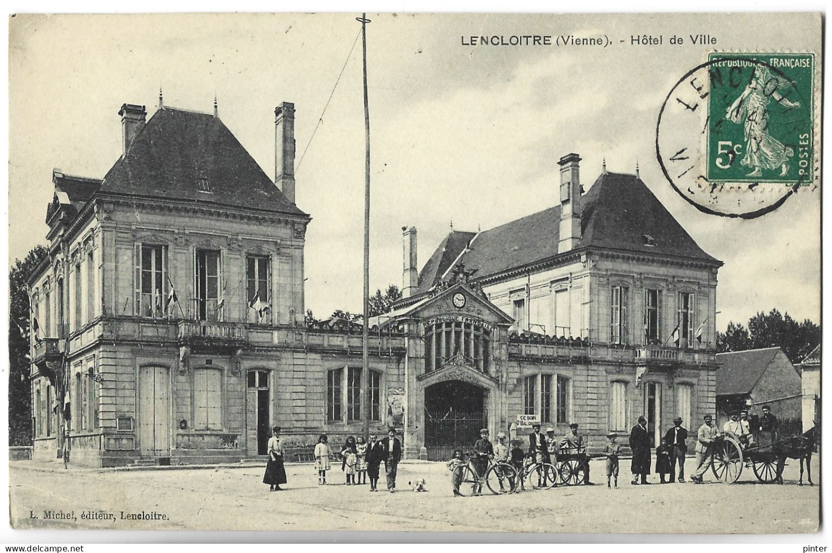 LENCLOITRE - Hôtel De Ville - Lencloitre