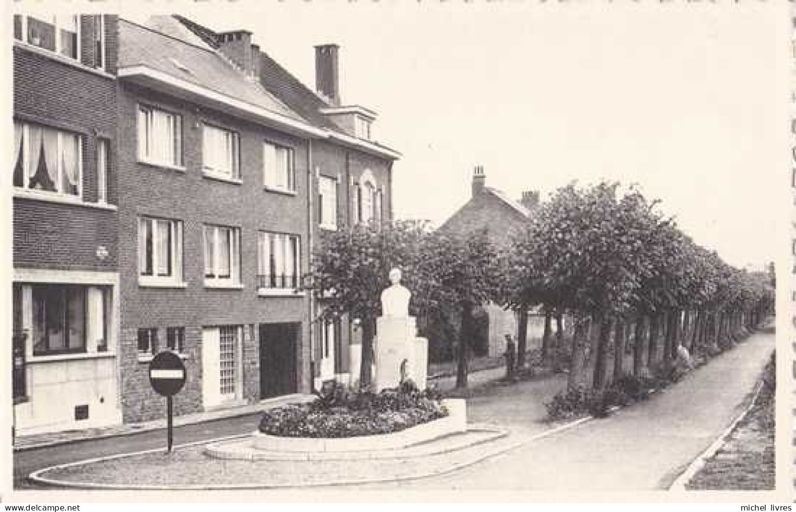 Wavre - Monument De La Reine Astrid - Pas Circulé - TBE - Wavre