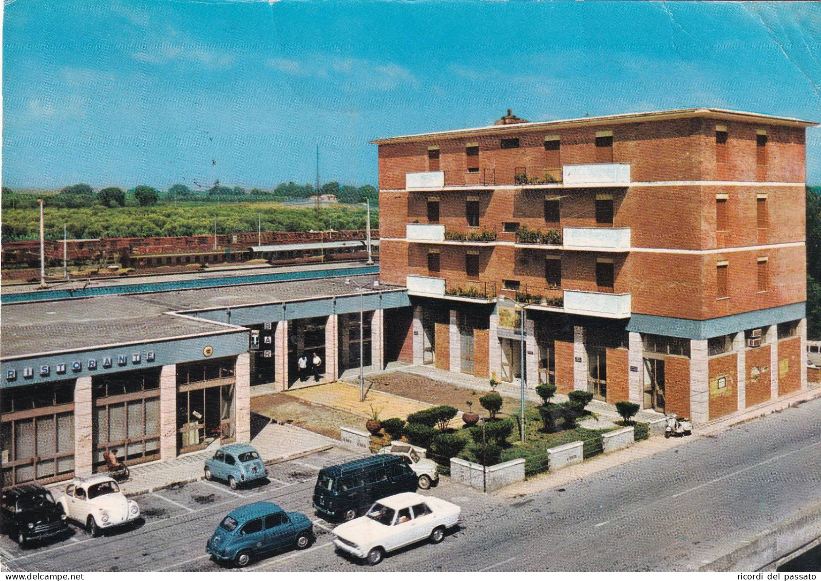 Cartolina  Lamezia Terme - Stazione Ferroviaria - Lamezia Terme