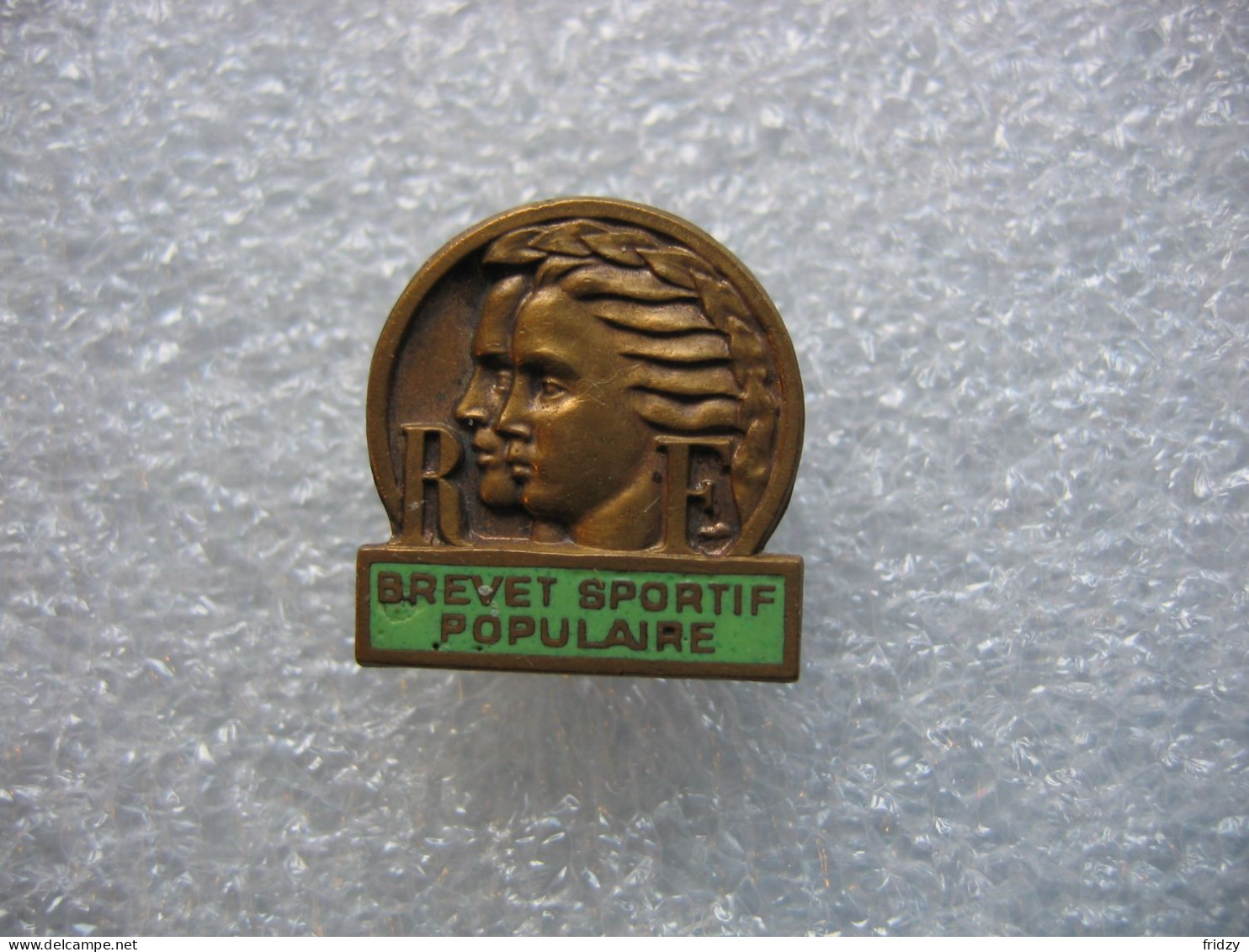 Ancienne Insigne De Boutonniere Du Brevet  Sportif Populaire. République Francaise - Athlétisme