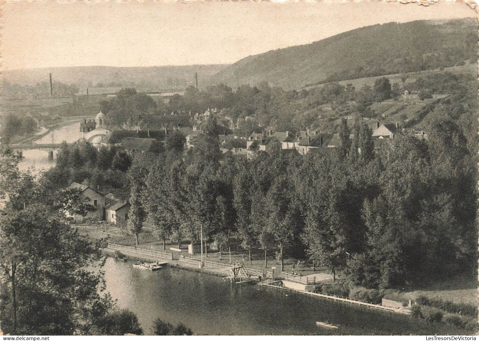 FRANCE - Clamecy (Nièvre) - Vue Sur Le Montagnes De Sembert - L'Yonne Et Sa Plage - Carte Postale Ancienne - Clamecy