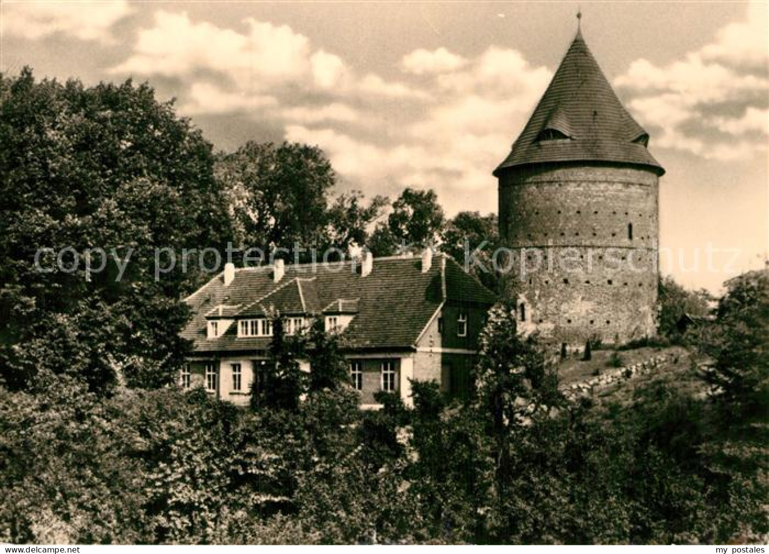 72984961 Plau Mecklenburg Runder Turm Plau Mecklenburg - Plau