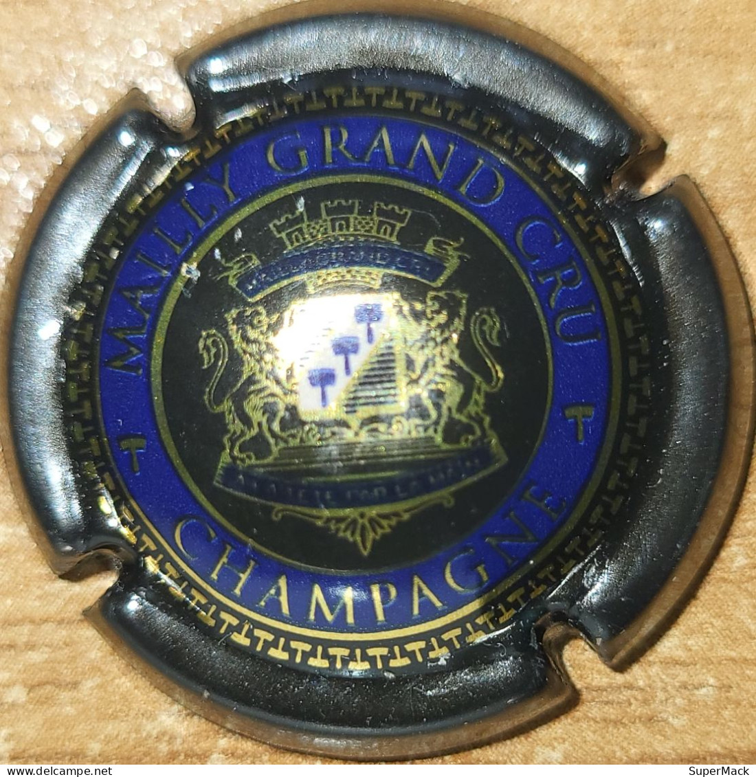 Capsule Champagne MAILLY GRAND CRU Série Mailly Grand Cru En Circulaire, Cercle Bleu Foncé & Or Nr 12f - Mailly Champagne