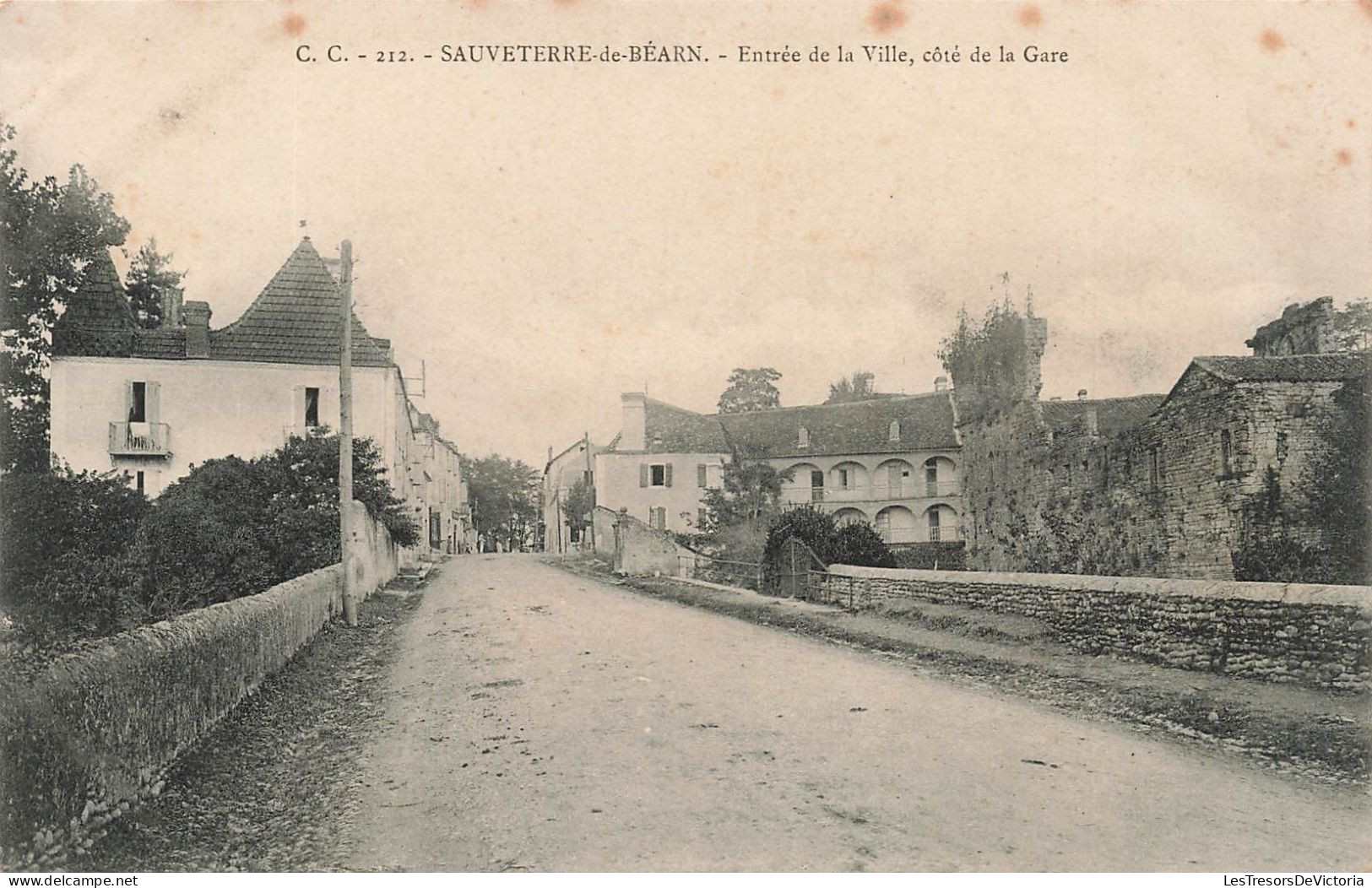 FRANCE - Sauveterre De Béarn - Entrée De La Ville, Côté De La Gare - Carte Postale Ancienne - Sauveterre De Bearn