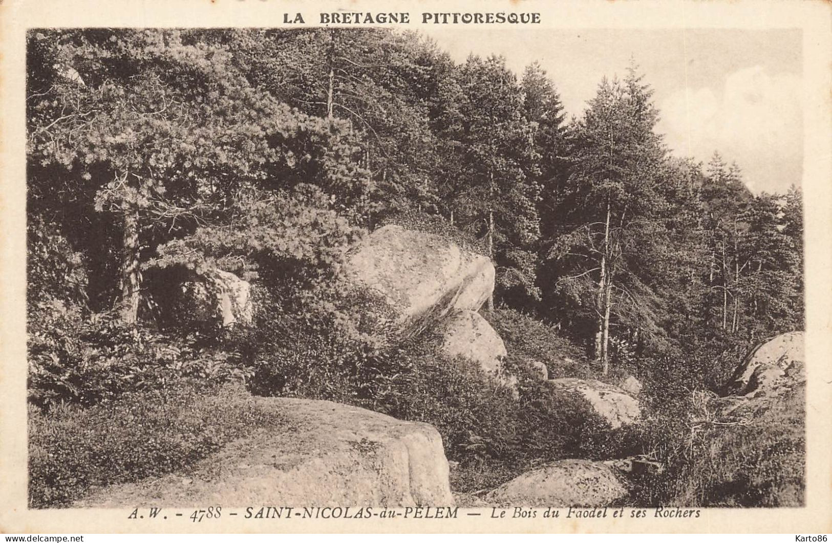 St Nicolas Du Pélem * Le Bois Du Faodel Et Ses Rochers * Un Coin Du Village - Saint-Nicolas-du-Pélem