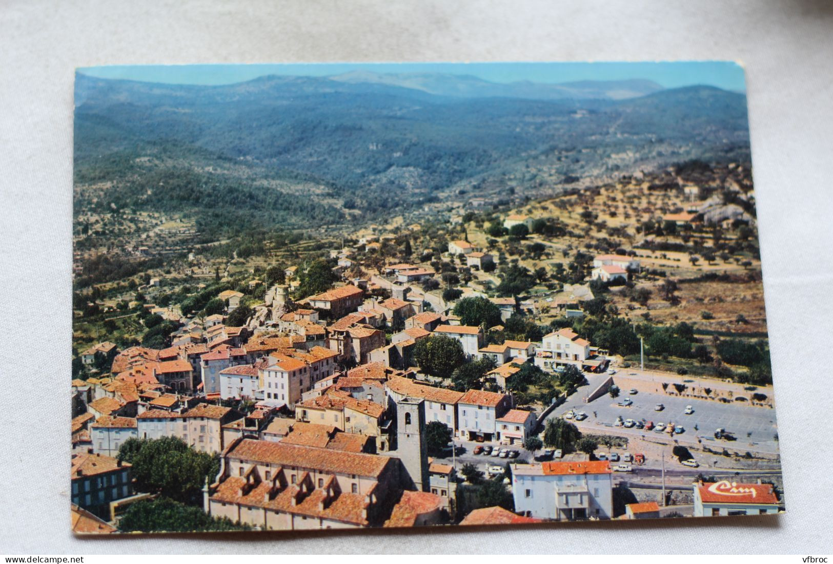 L811, Cpm 1979, Fayence, Vue Panoramique Aérienne, Var 83 - Fayence