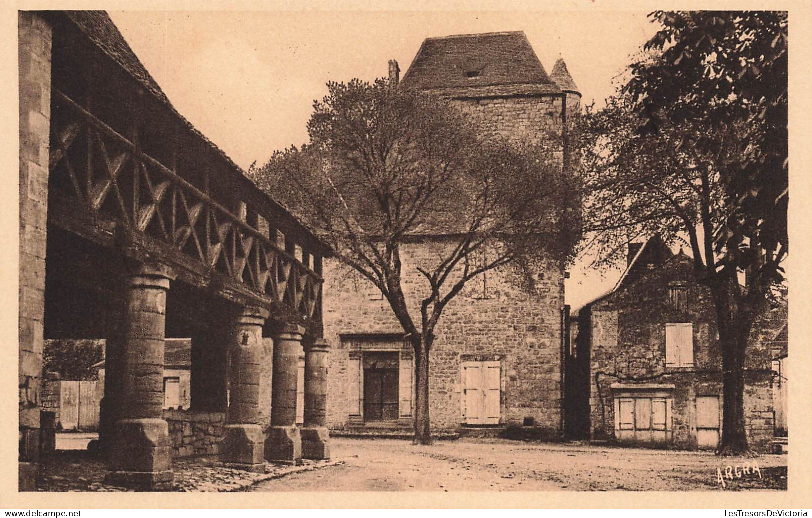 FRANCE - Domme - L'hôtel Du Gouverneur - Renaissance - La Curieuse Halle - Carte Postale Ancienne - Domme