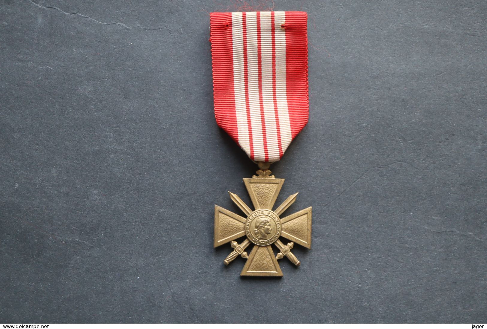 Médaille Ordre France  WWII Croix De Guerre 1939 - Francia