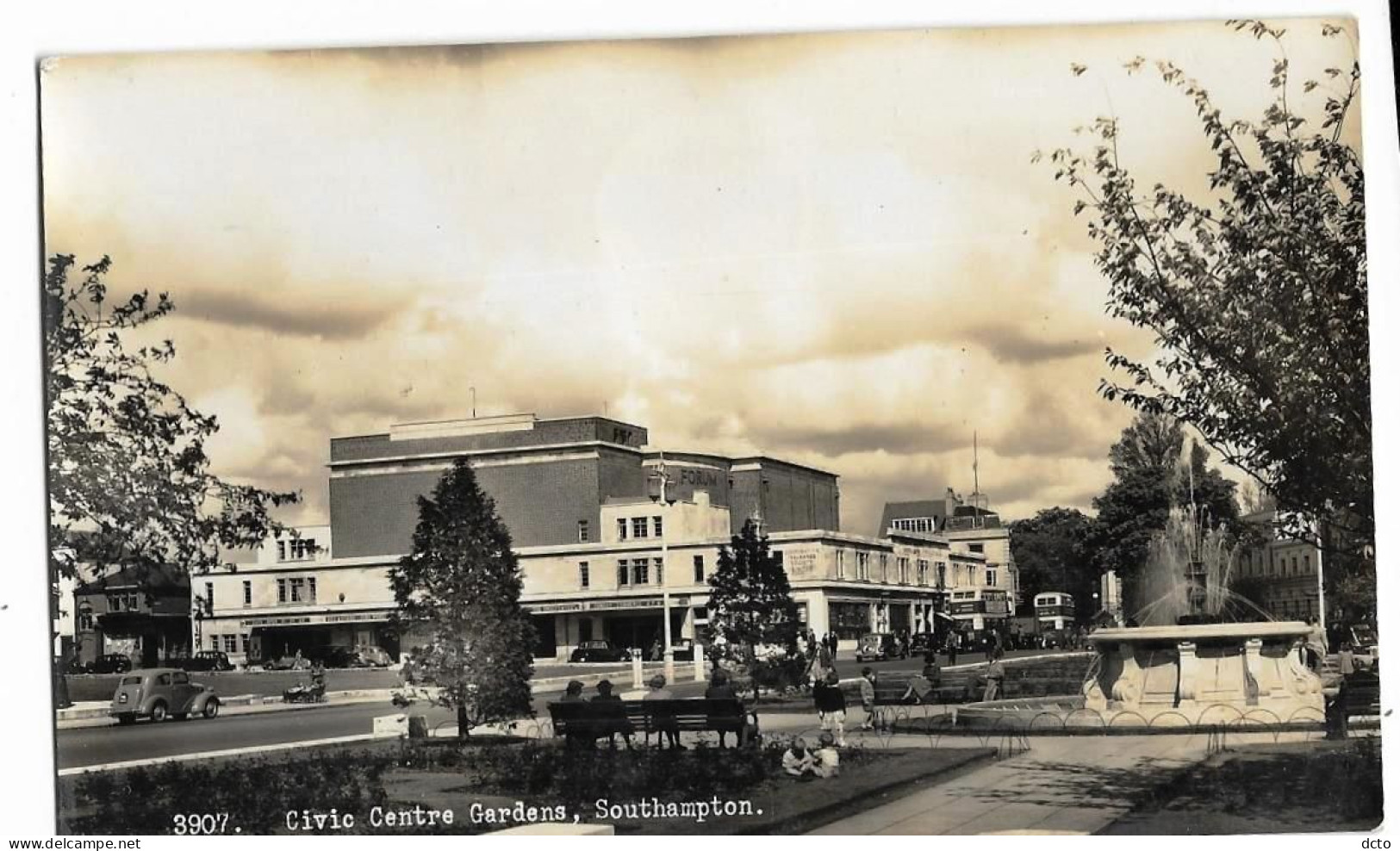 SOUTHAMPTON Civic Centre Gardens, Real Photo 3907 - Southampton