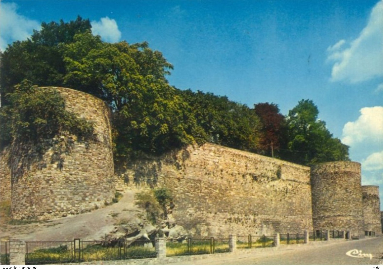 BELGIUM - 1963, BINCHE, LE REMPARTS SUD POSTCARD WITH STAMP SENT TO BRUOCELLES. - Briefe U. Dokumente