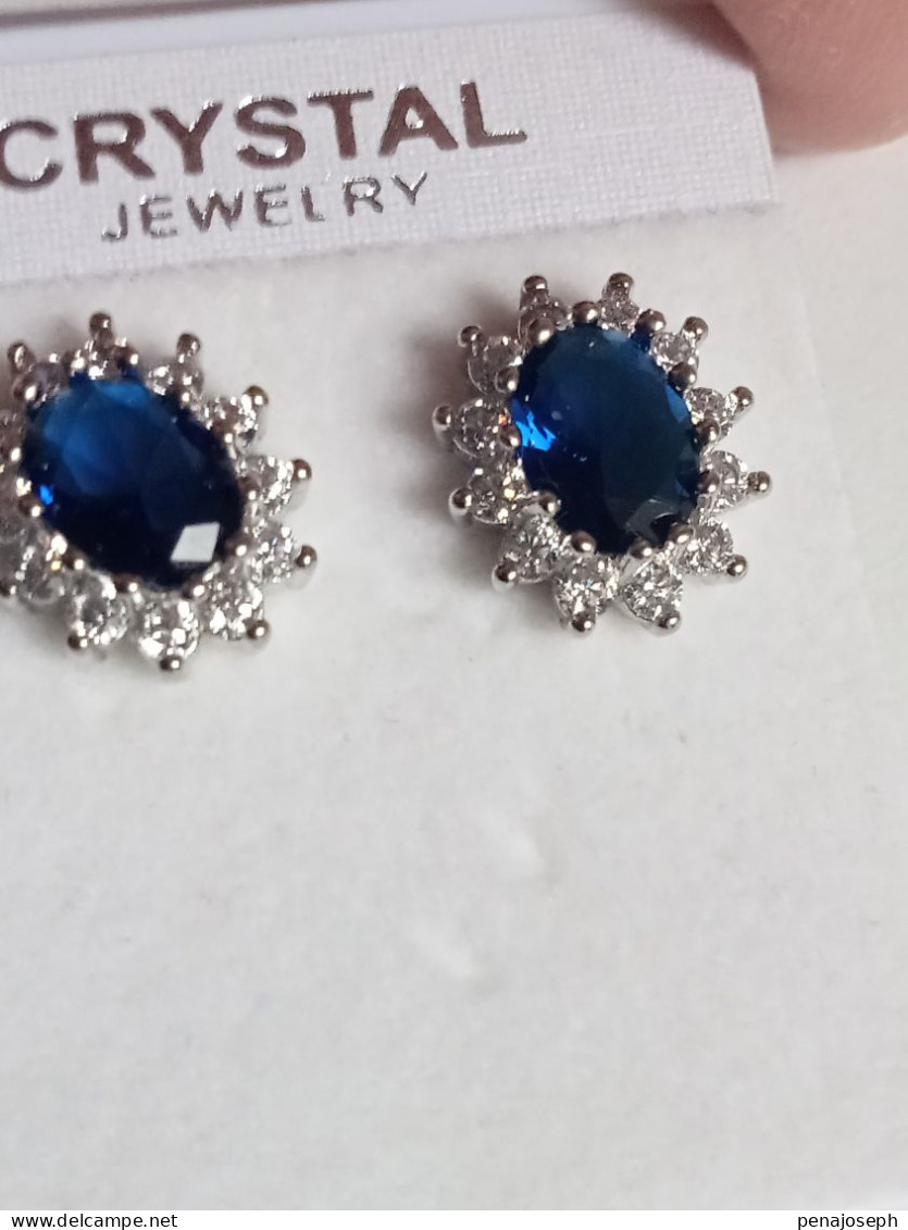 boucle d'oreille bleu