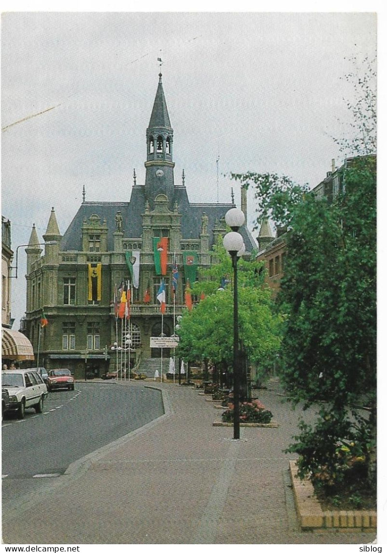 CPSM - HENIN-BEAUMONT - L'hôtel De Ville - Henin-Beaumont