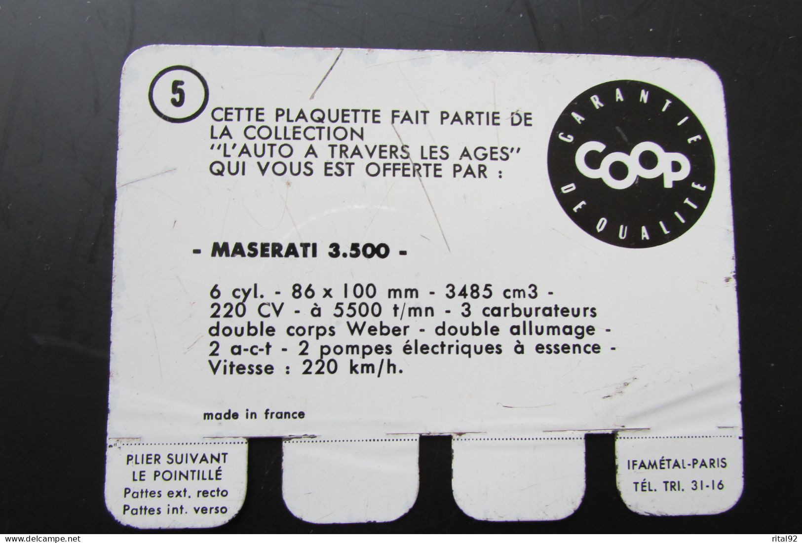 Plaque Publicitaire En Tôle "COOP" Série : "L' AUTO à Travers Les âges" - Plaques En Tôle (après 1960)