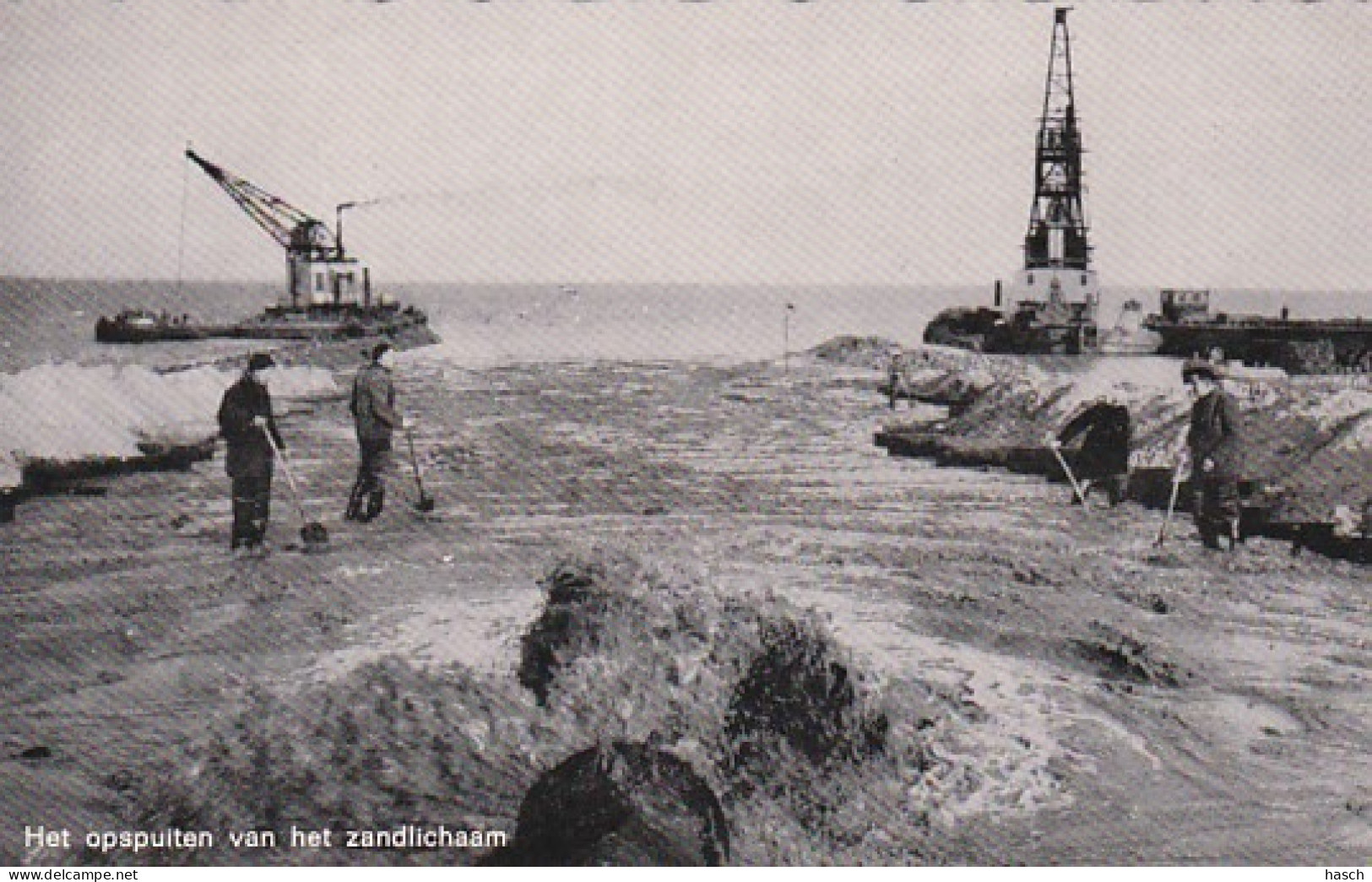 486711Het Opspuiten Van Het Zandlichaam.  - Den Oever (& Afsluitdijk)