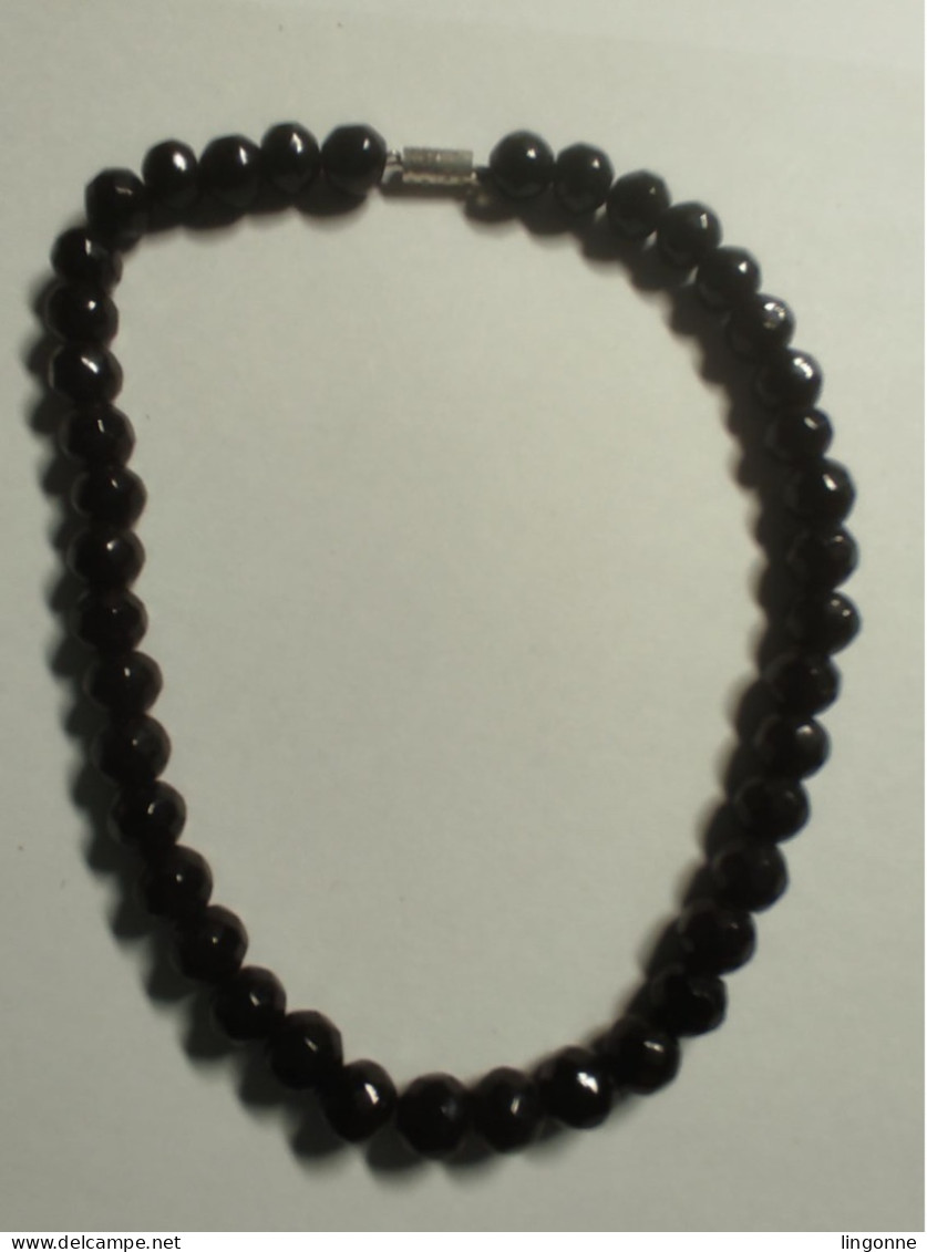 BRACELET FANTAISIE VINTAGE Perles Noires FACETTES Diametre 7 Mm Env Long 30 Cm Env Poids 23 Grammes - Bracelets