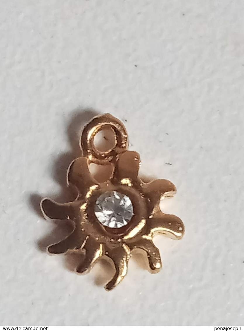 Petit Pendentif Soleil Diamètre 5 Mm - Anhänger