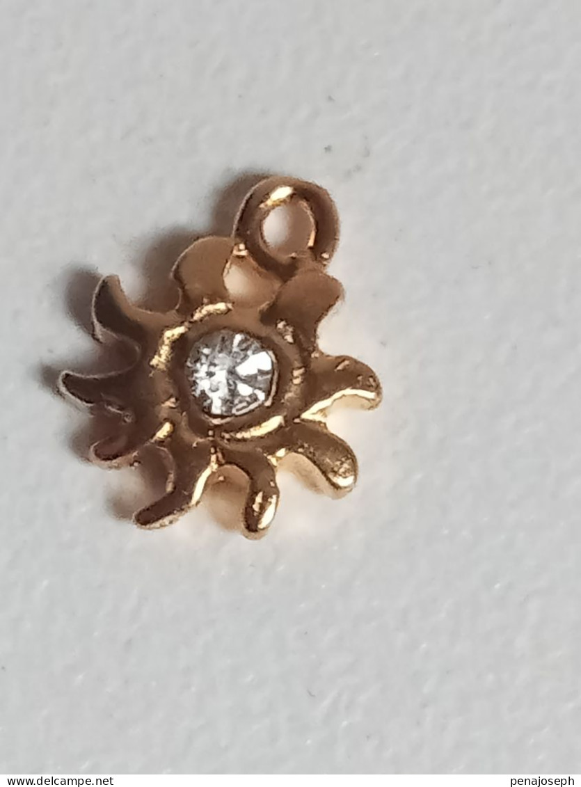 Petit Pendentif Soleil Diamètre 5 Mm - Anhänger